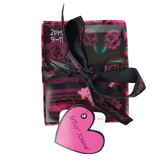 Betsey Johnson Accessories - 🆕 Betsey Johnson 2pk Crew Socks Betsey Johnson Accessories - 🆕 Betsey Johnson 2pk Crew Socks